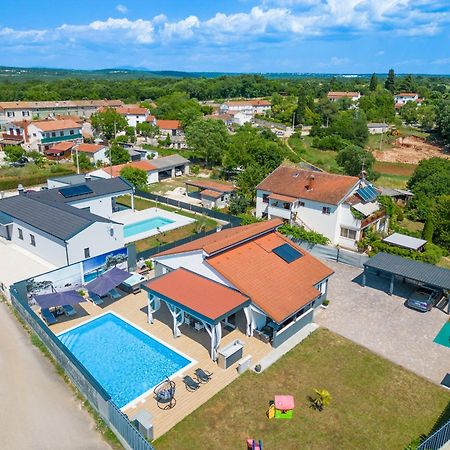 Villa Beauty With Heated Pool And Jacuzzi Kanfanar Εξωτερικό φωτογραφία