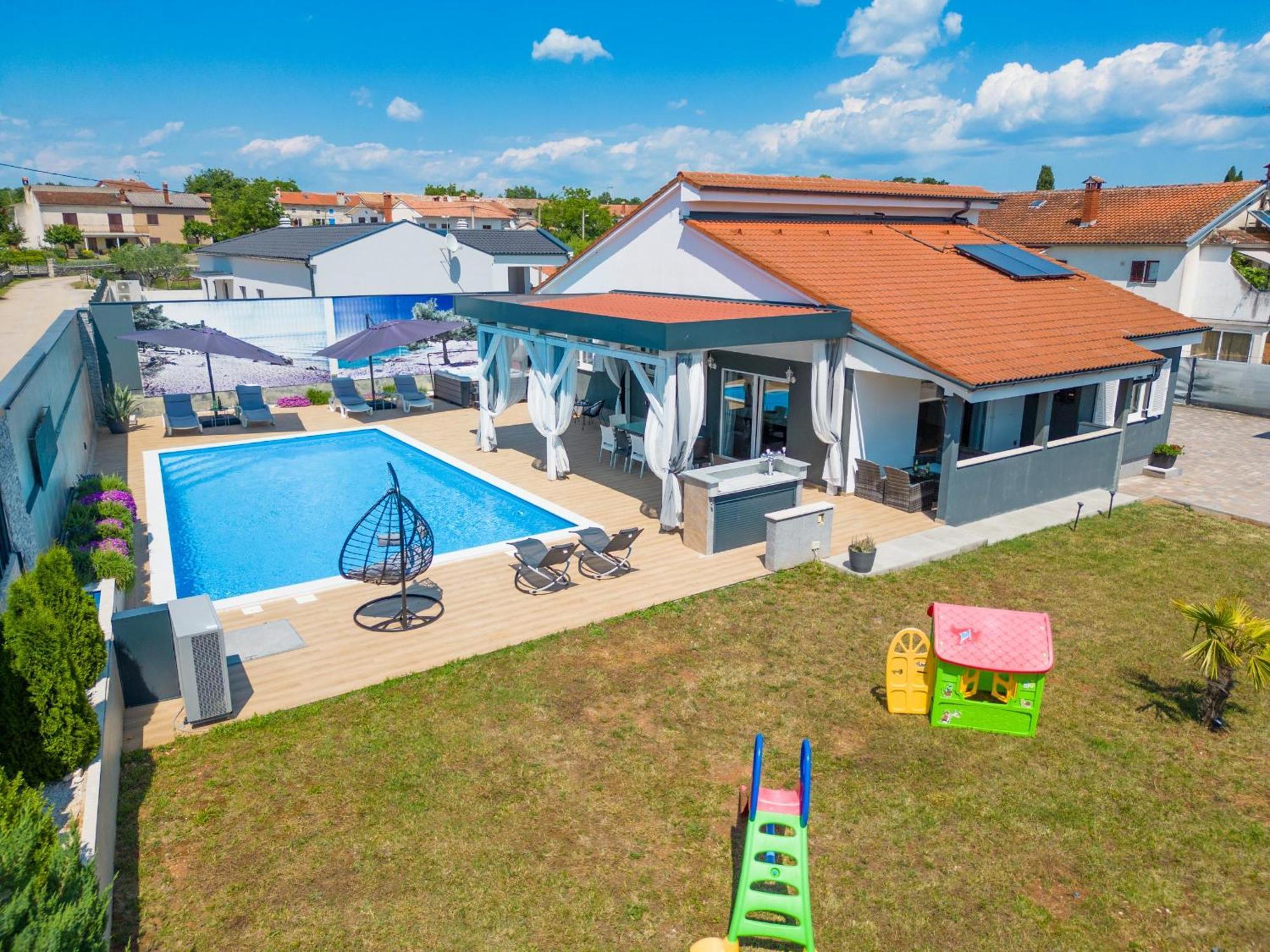 Villa Beauty With Heated Pool And Jacuzzi Kanfanar Εξωτερικό φωτογραφία