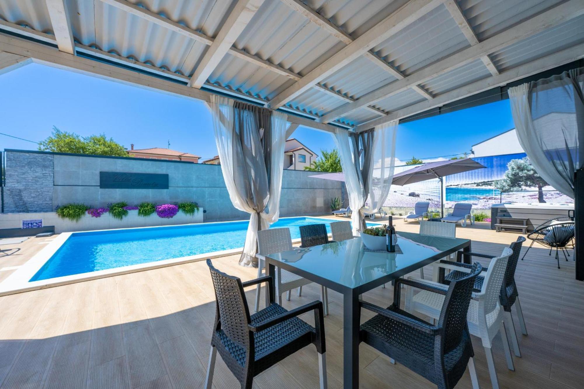 Villa Beauty With Heated Pool And Jacuzzi Kanfanar Εξωτερικό φωτογραφία