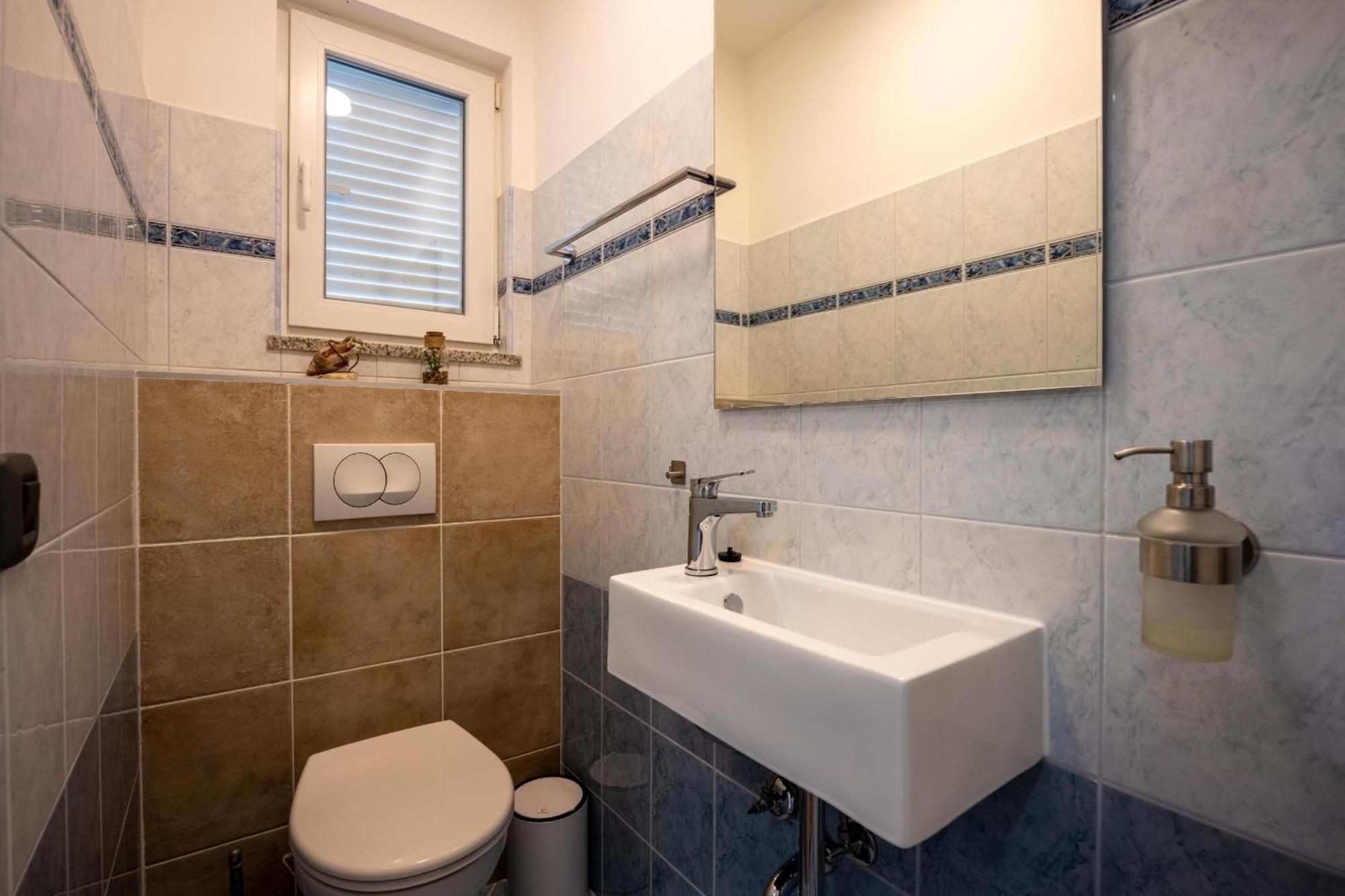 Villa Beauty With Heated Pool And Jacuzzi Kanfanar Εξωτερικό φωτογραφία