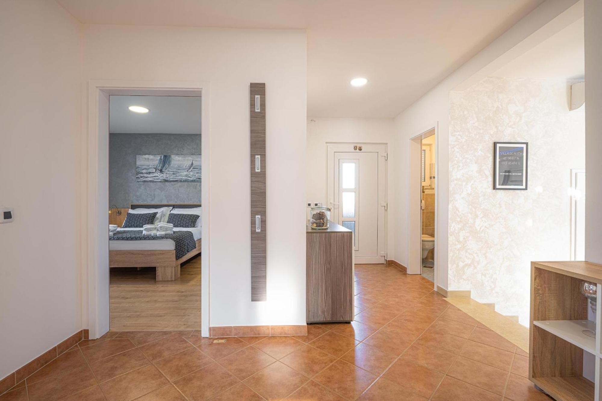Villa Beauty With Heated Pool And Jacuzzi Kanfanar Εξωτερικό φωτογραφία