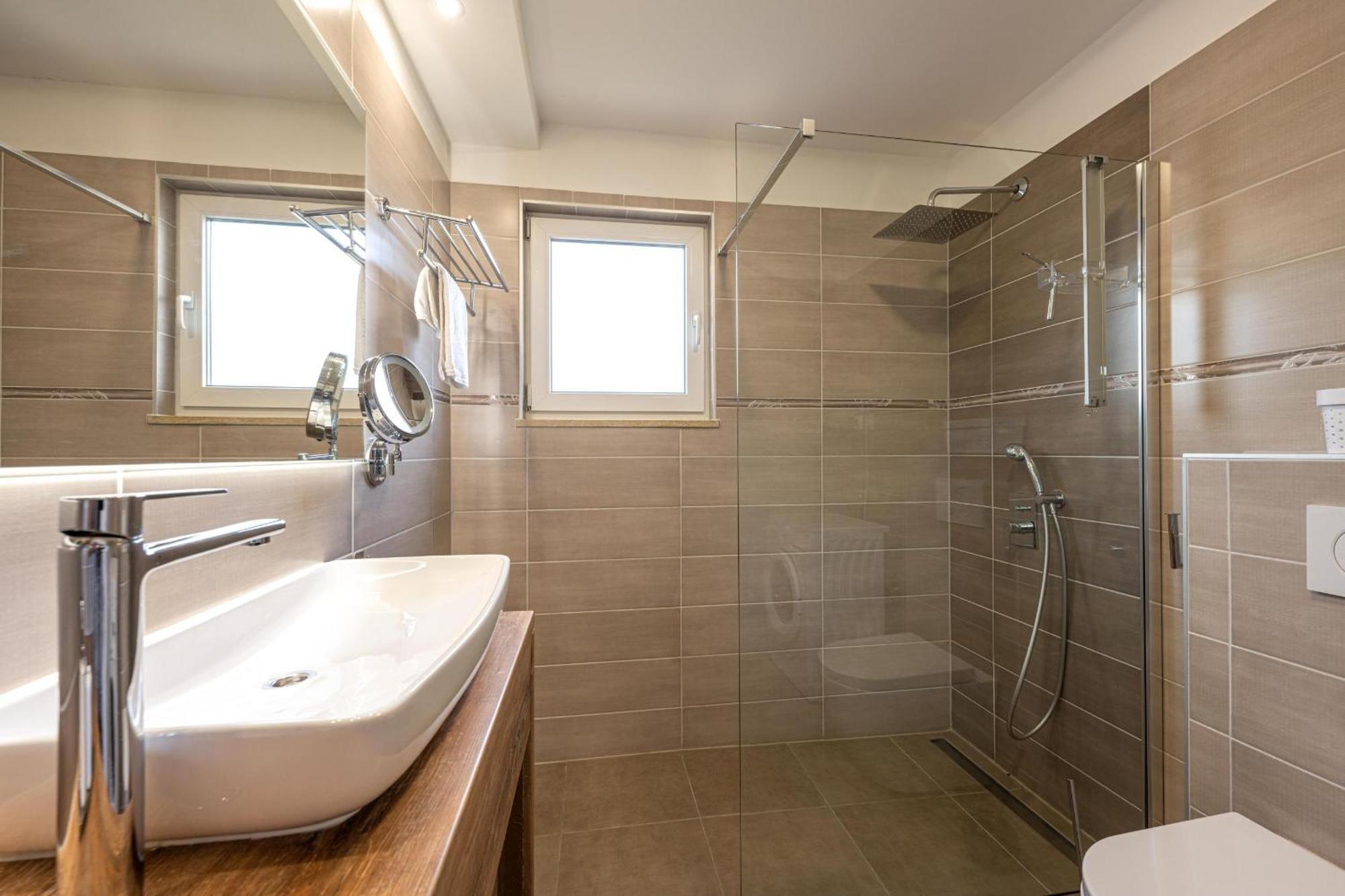 Villa Beauty With Heated Pool And Jacuzzi Kanfanar Εξωτερικό φωτογραφία